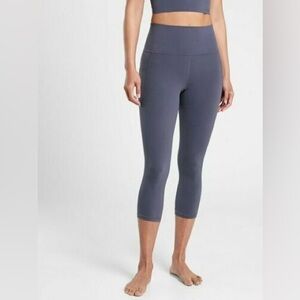 Athleta Salutation Stash II Capri